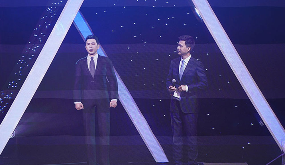 主持人與AI主播現(xiàn)場互動(dòng)